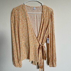 Old Navy M Floral Print Tie Belt Wrap Blouse Long Sleeve Shirt Top, NWT NEW
